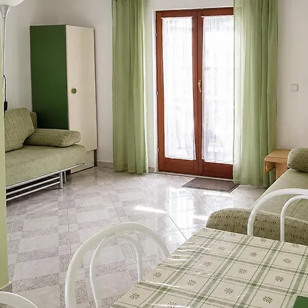Lovely In With Wifi Apartament Kukljica